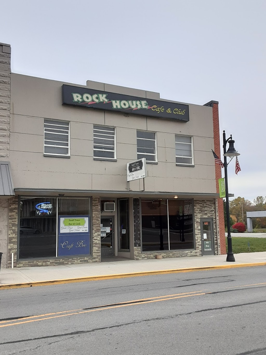 Small Town Bar and Grill | restaurant | 116 W Monroe St, Decatur, IN 46733, USA | 2603019229 OR +1 260-301-9229