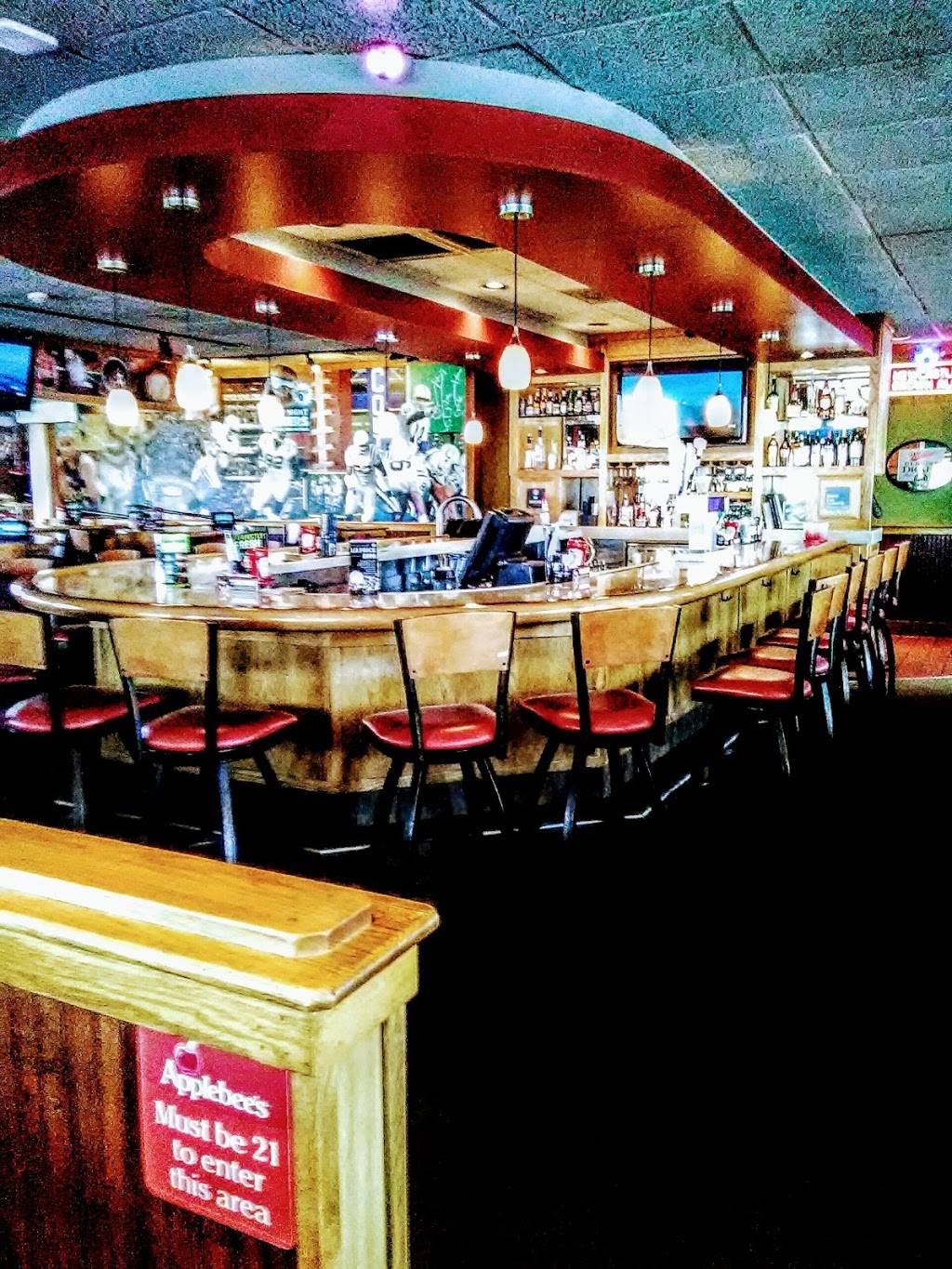 Applebees Grill + Bar | restaurant | 109 S Memorial Dr, New Castle, IN 47362, USA | 7655214275 OR +1 765-521-4275