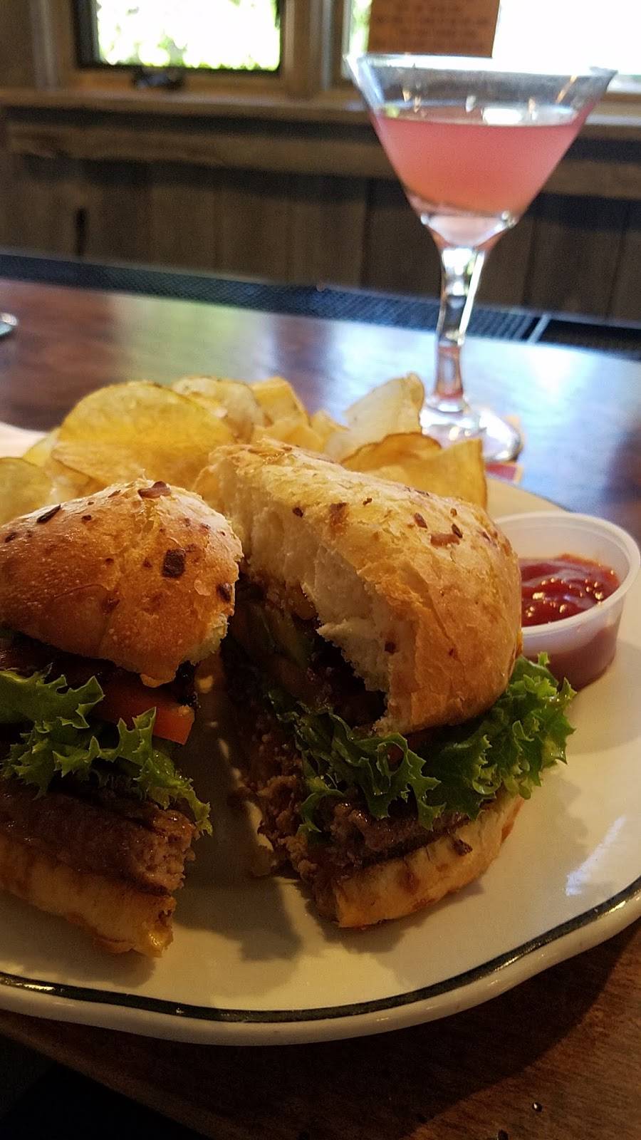 Steamers Beach Side Bar & Oven | restaurant | 8160 N Lake Blvd, Kings Beach, CA 96143, USA | 5305462218 OR +1 530-546-2218