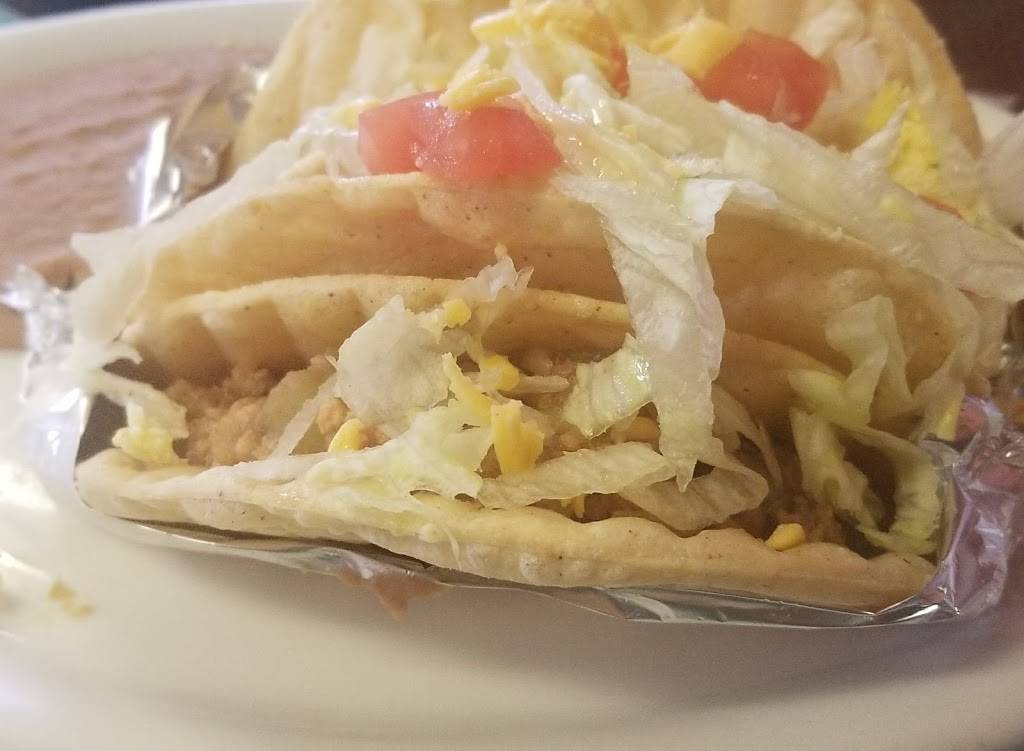 Cowgirls Cafe | restaurant | 2818 S WW White Rd, San Antonio, TX 78222, USA | 2103844122 OR +1 210-384-4122