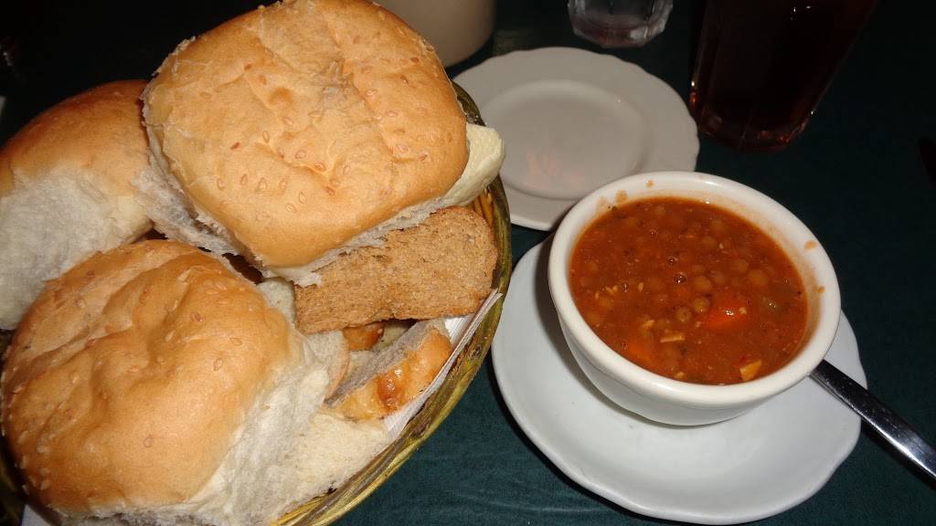 Smokys Club | restaurant | 3005 University Ave, Madison, WI 53705, USA | 6082332120 OR +1 608-233-2120