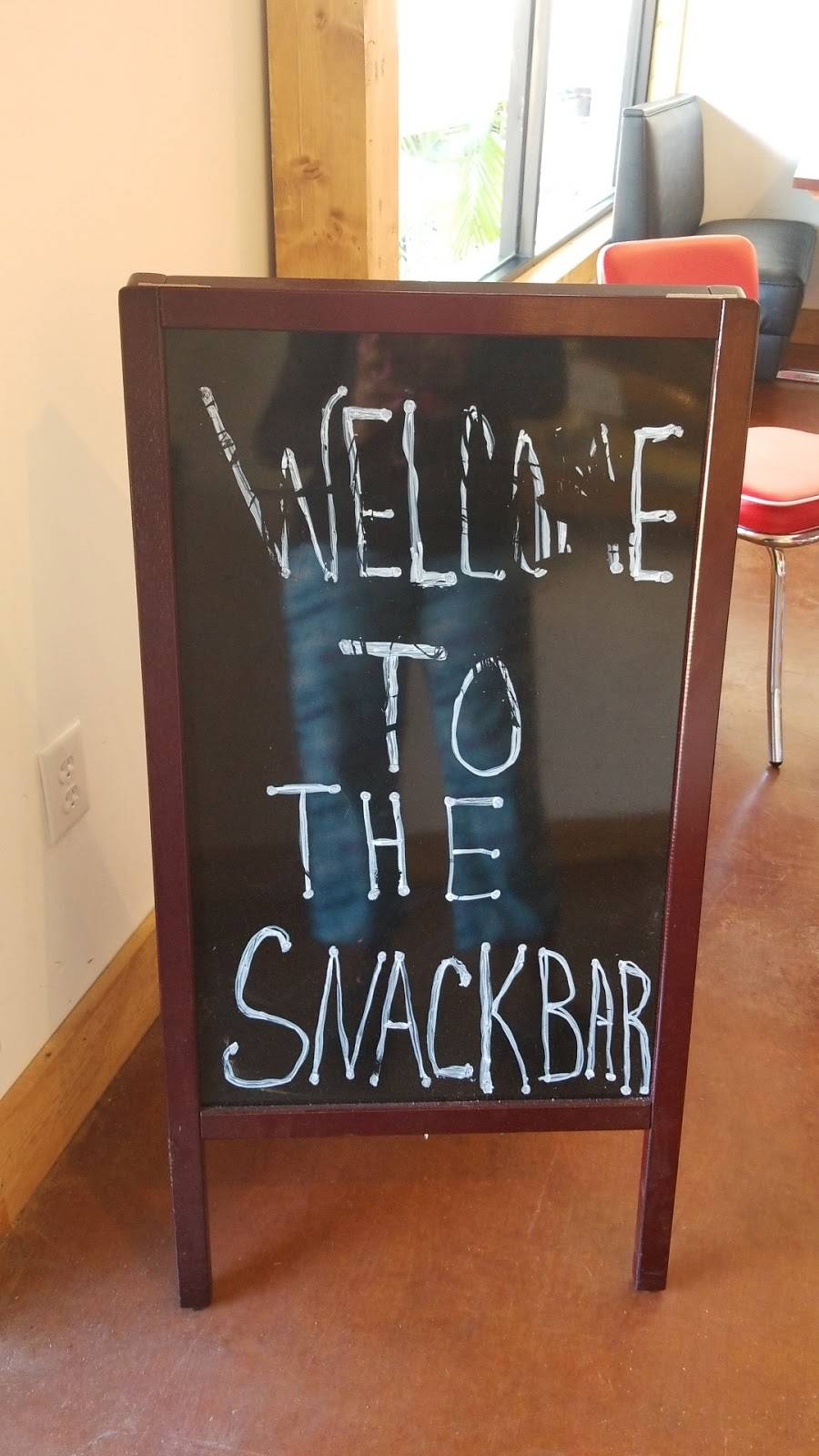 The Snack Bar | restaurant | 120 Main St, Charleston, MS 38921, USA | 6626475494 OR +1 662-647-5494