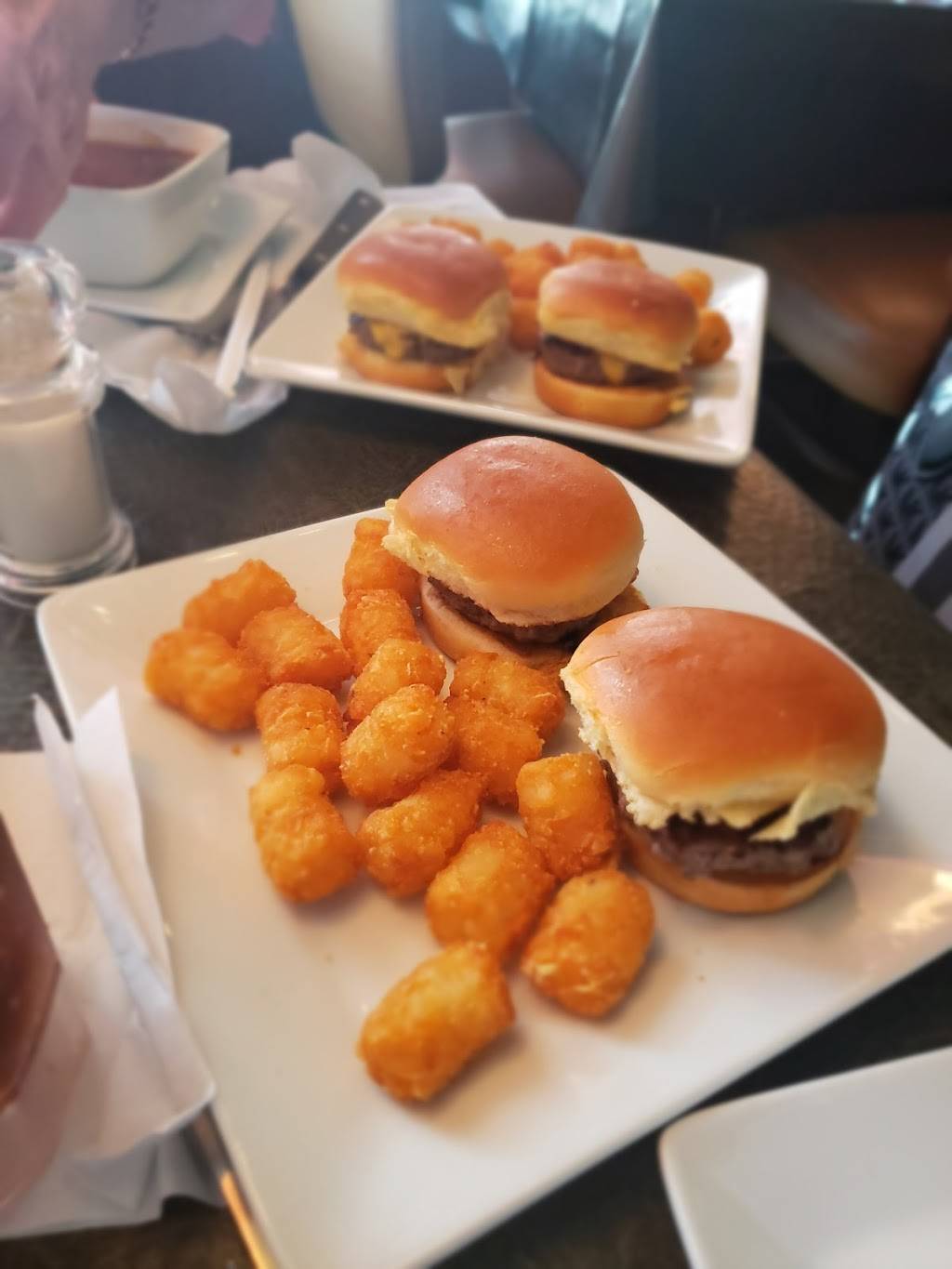 Ruby Tuesday | restaurant | 1640 S Roane St, Harriman, TN 37748, USA | 8655900671 OR +1 865-590-0671