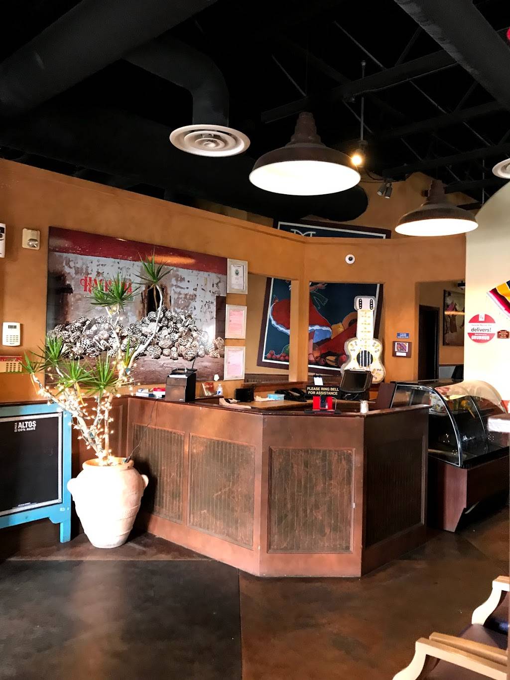 Hacienda Mexican Grill | restaurant | 1449 N Davis Rd, Salinas, CA 93907, USA | 8314246400 OR +1 831-424-6400