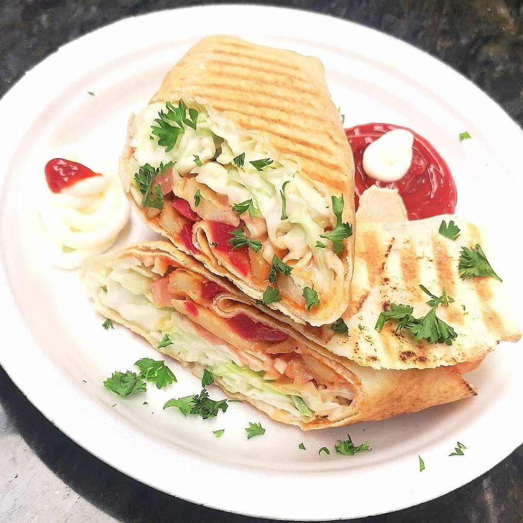 Just Chicken | restaurant | 425 Tecumseh Rd W, Windsor, ON N8X 1G6, Canada | 5199730077 OR +1 519-973-0077