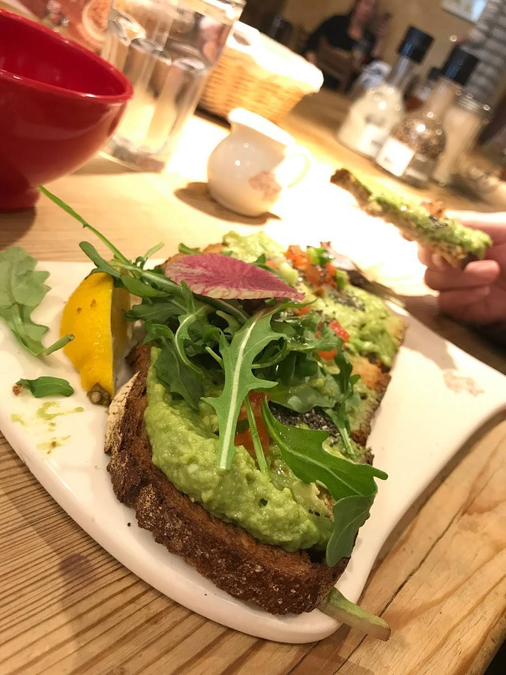 Le Pain Quotidien | restaurant | 451 Manhattan Beach Blvd, Manhattan Beach, CA 90266, USA | 3105466411 OR +1 310-546-6411