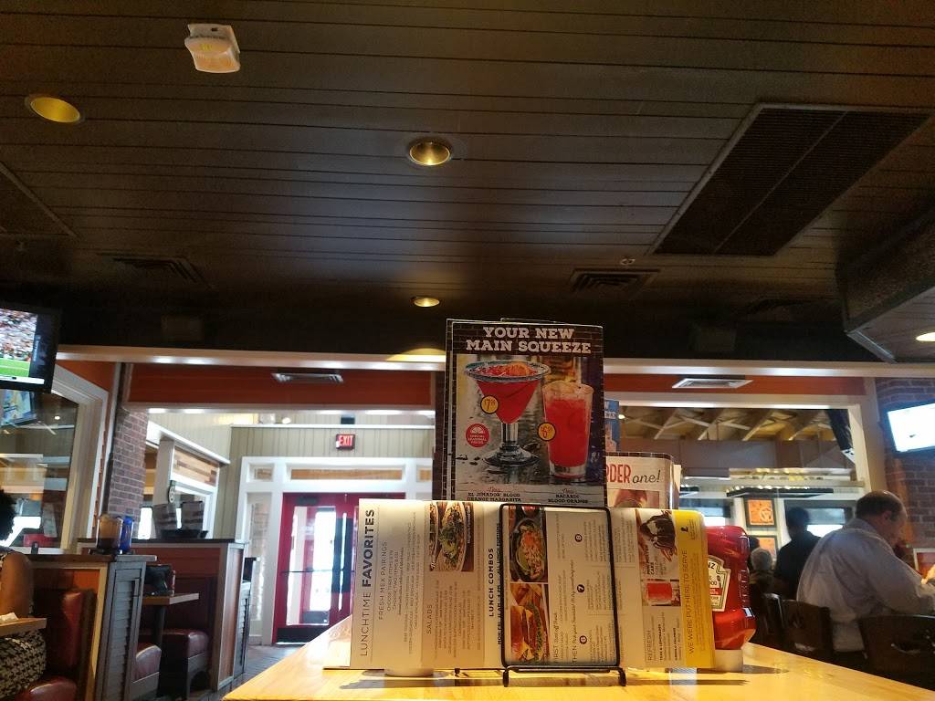 Chilis Grill & Bar | meal takeaway | 3215 Southwest Fwy, Houston, TX 77027, USA | 7135925100 OR +1 713-592-5100