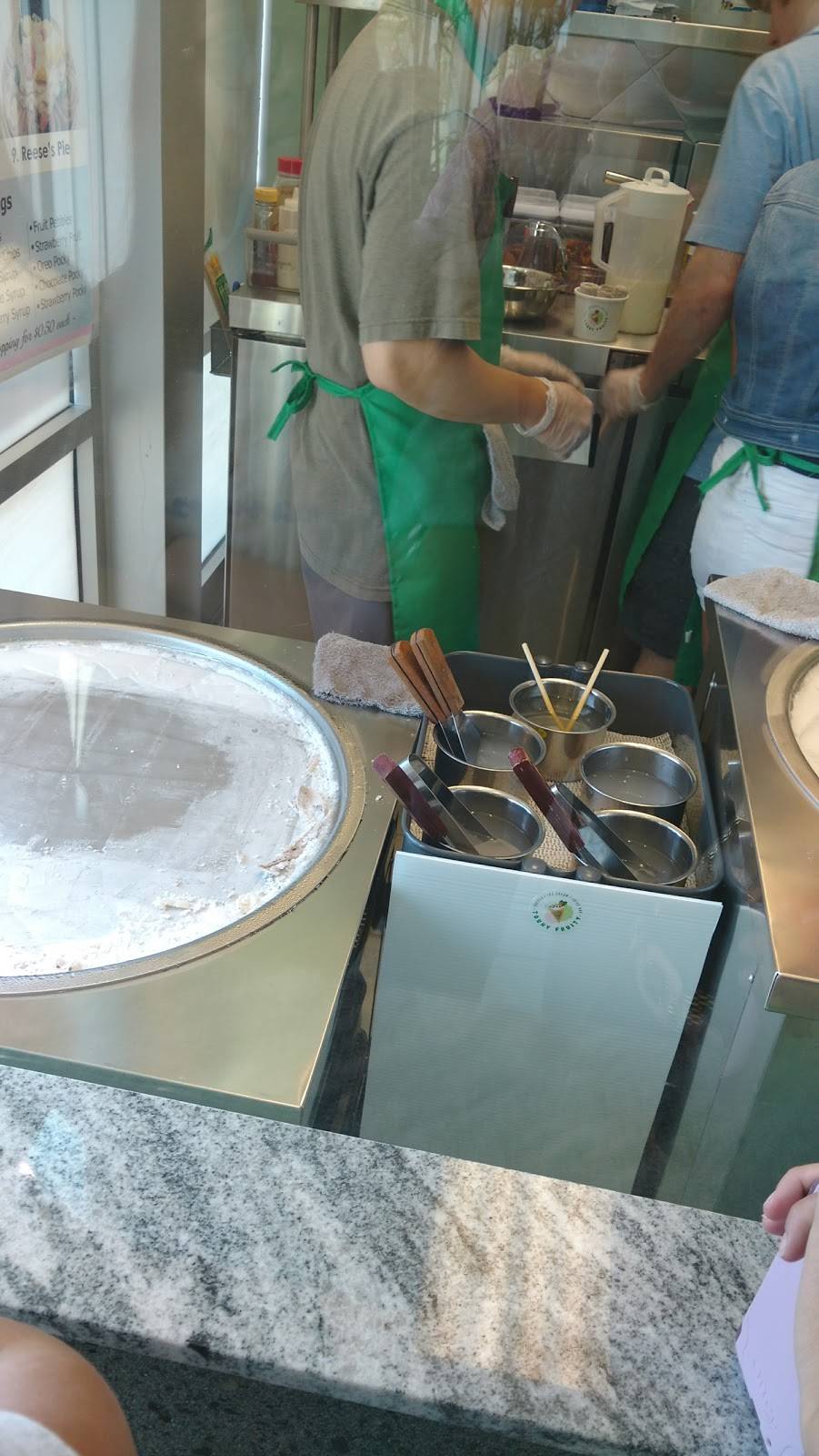 Touhy Fruity Crepes Milk Tea Juice Bar Skokie | cafe | 3308 W Touhy Ave, Skokie, IL 60076, USA | 8474107994 OR +1 847-410-7994