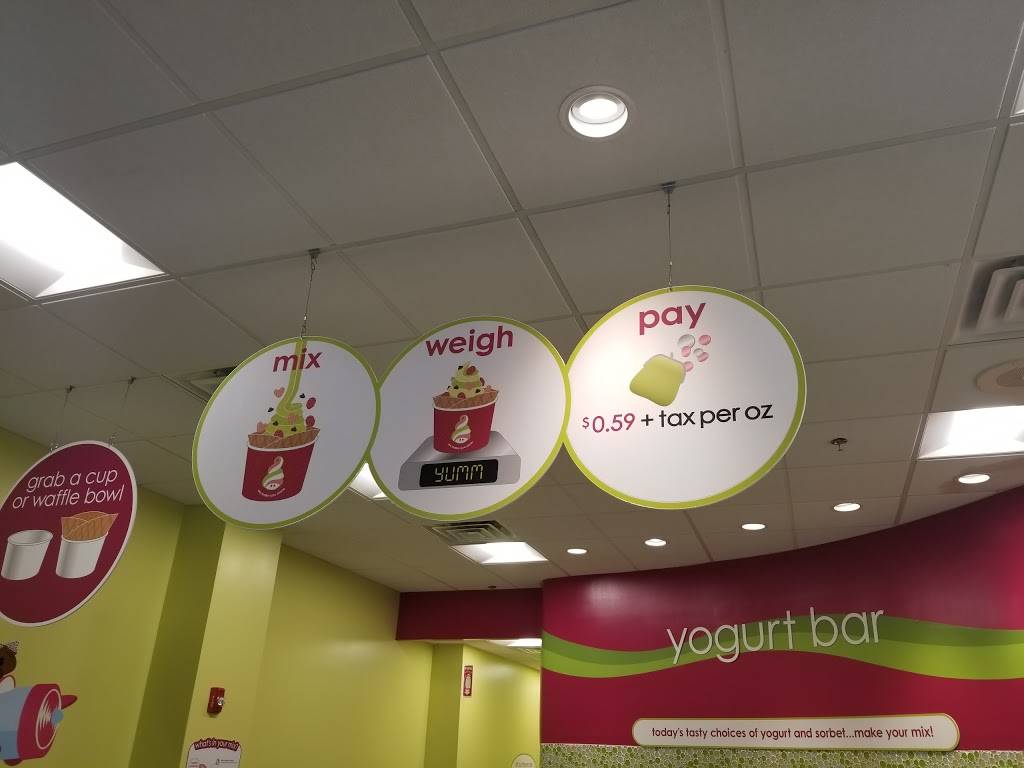 Menchies Frozen Yogurt | restaurant | 47 Hamilton St, Dobbs Ferry, NY 10522, USA | 9146931236 OR +1 914-693-1236