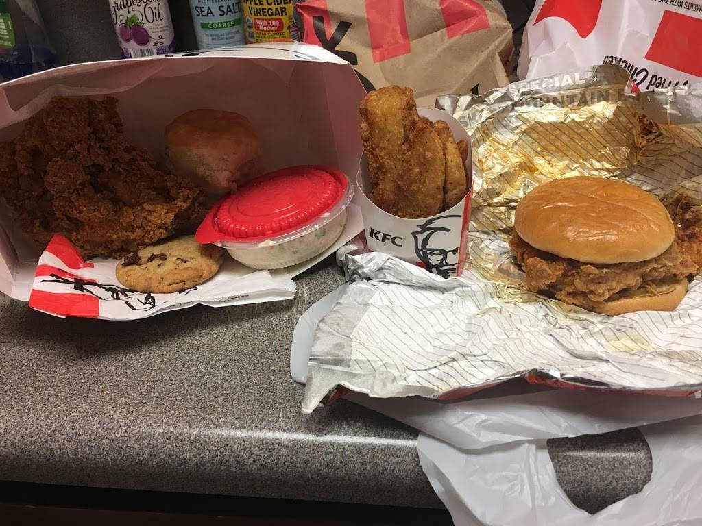 KFC | restaurant | 1998 Stantonsburg Rd, Greenville, NC 27834, USA | 2527525377 OR +1 252-752-5377