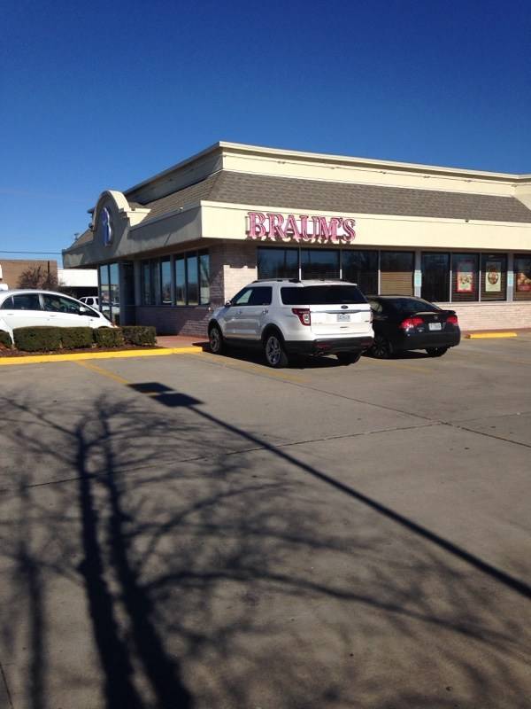 Braums Ice Cream & Burger Restaurant | restaurant | 604 N Glenstone Ave, Springfield, MO 65807, USA | 4178311041 OR +1 417-831-1041