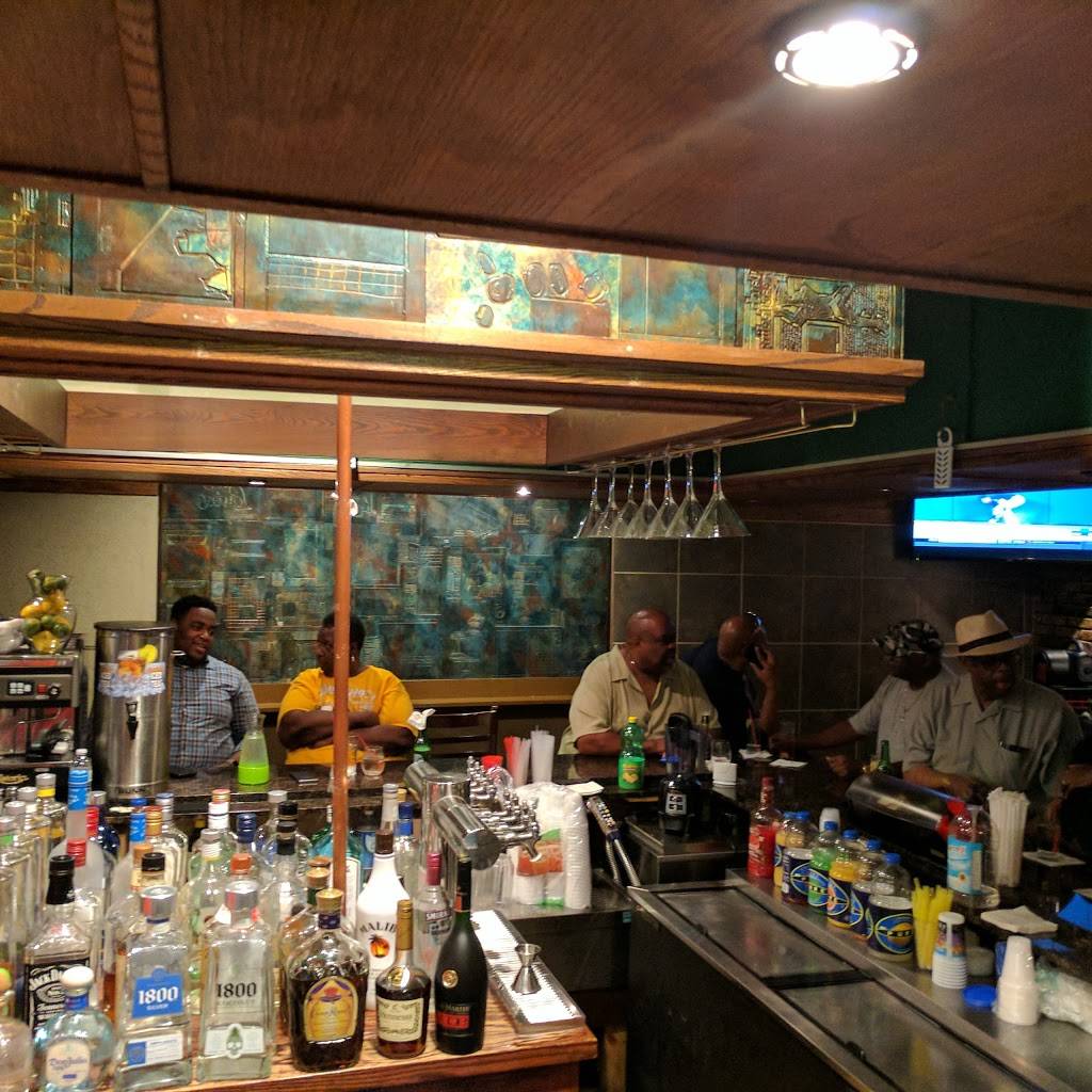 The Beacon Pub | restaurant | 101 Circle Ave, Forest Park, IL 60130, USA | 7083667066 OR +1 708-366-7066