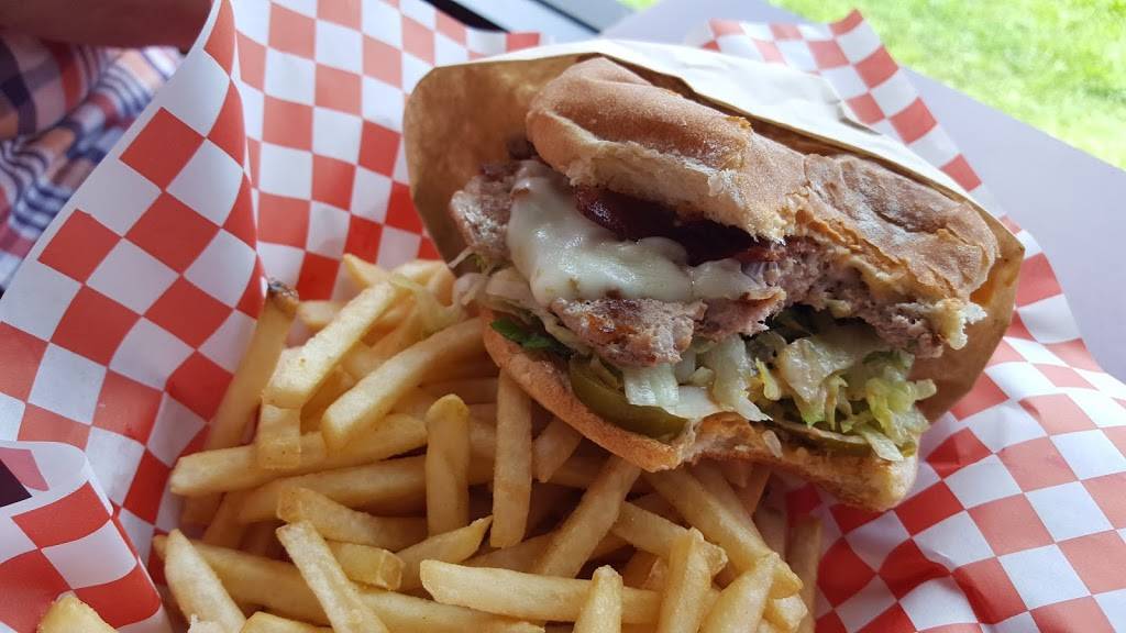 Peters Gourmade Grill | restaurant | 14311 Newport Ave, Tustin, CA 92780, USA | 7148322099 OR +1 714-832-2099