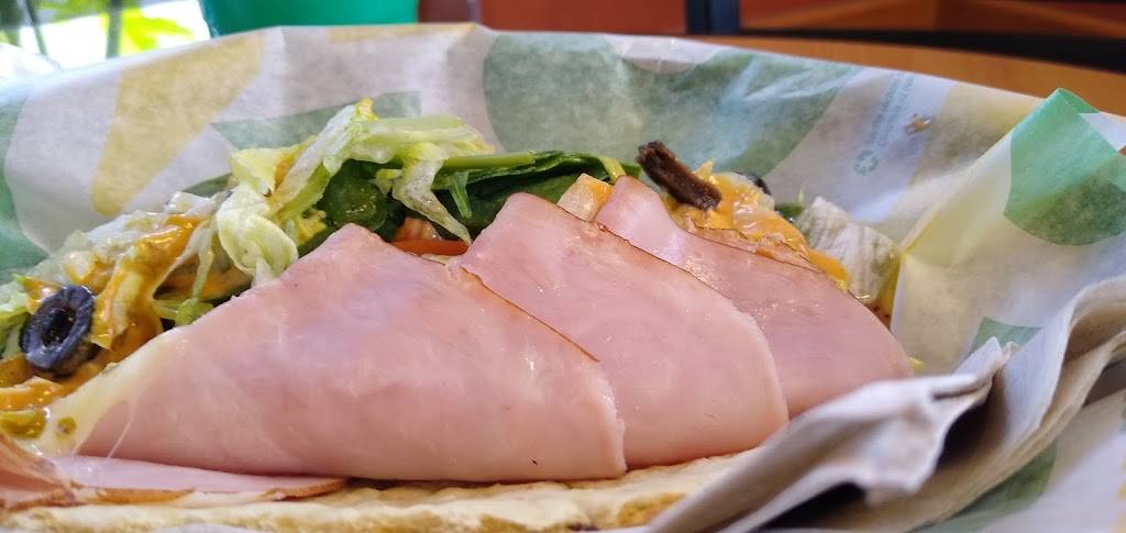 Subway | meal takeaway | 13401 Blue Heron Beach Dr, Orlando, FL 32821, USA | 4074873062 OR +1 407-487-3062