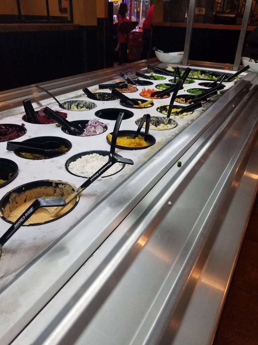 Round Table Pizza | meal delivery | 496 Tres Pinos Rd, Hollister, CA 95023, USA | 8316377444 OR +1 831-637-7444