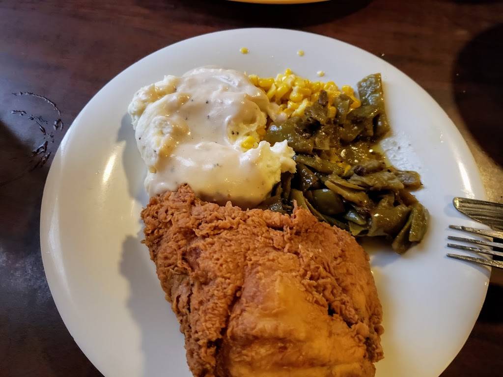 Babes Chicken Dinner House | restaurant | 1006 W Main St, Carrollton, TX 75006, USA | 9722457773 OR +1 972-245-7773