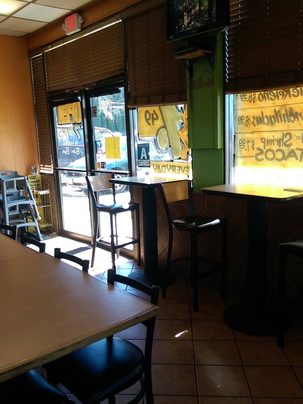 Chapos Tacos De Tijuana | restaurant | 2945 Niles St, Bakersfield, CA 93306, USA | 6614930850 OR +1 661-493-0850