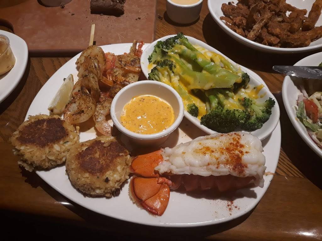Outback Steakhouse | restaurant | 6091 Oxon Hill Rd, Oxon Hill, MD 20745, USA | 3018394300 OR +1 301-839-4300