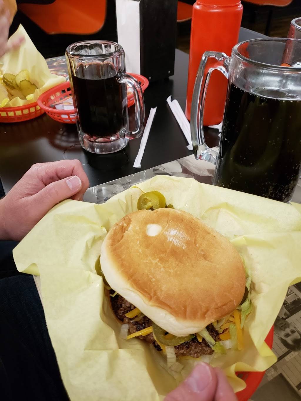 K N Root Beer Drive In | restaurant | 1108 Cypress St, Graham, TX 76450, USA | 9405492247 OR +1 940-549-2247