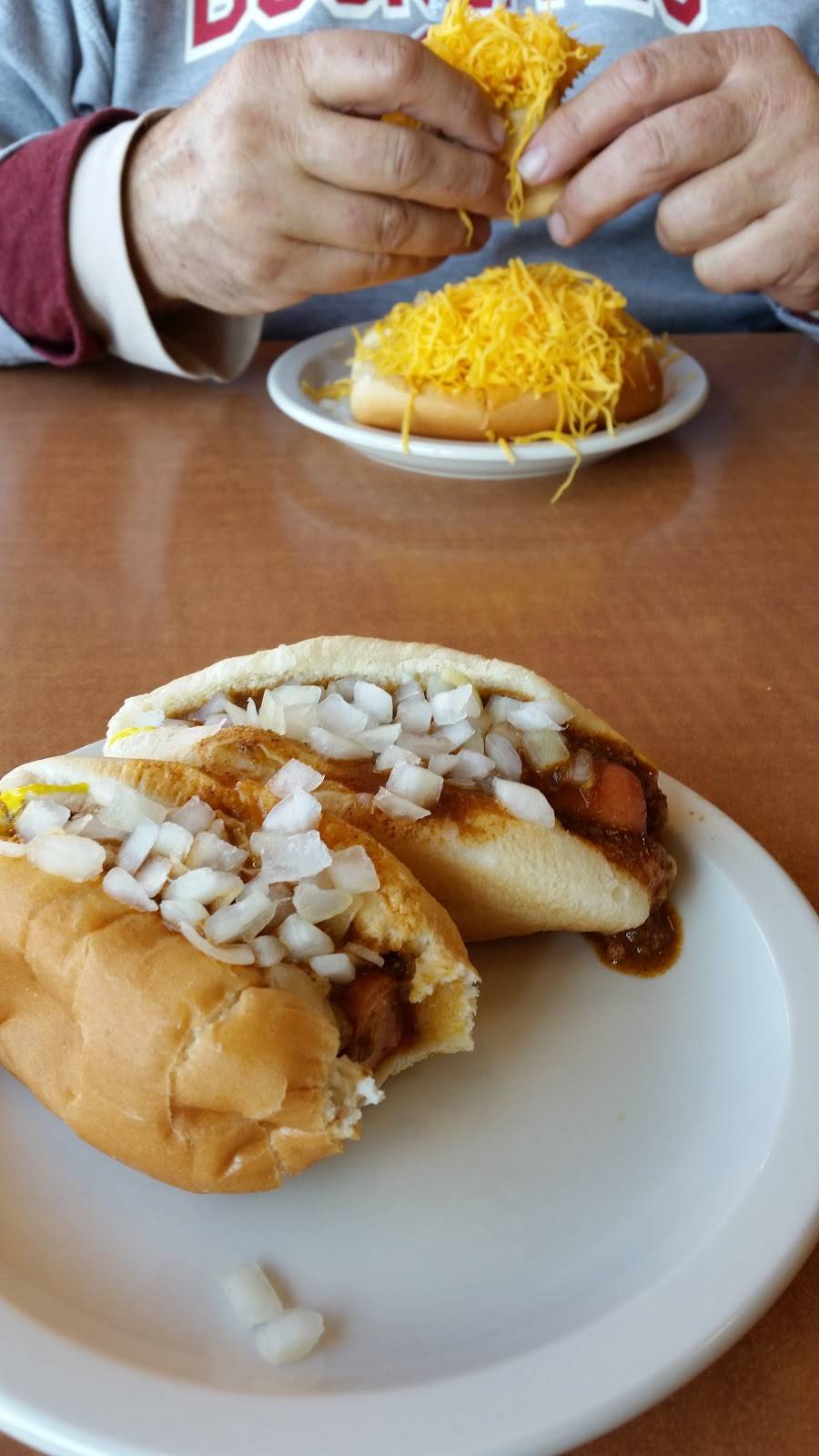 Gold Star Chili | restaurant | 585 Harry Sauner Rd, Hillsboro, OH 45133, USA | 9373934422 OR +1 937-393-4422