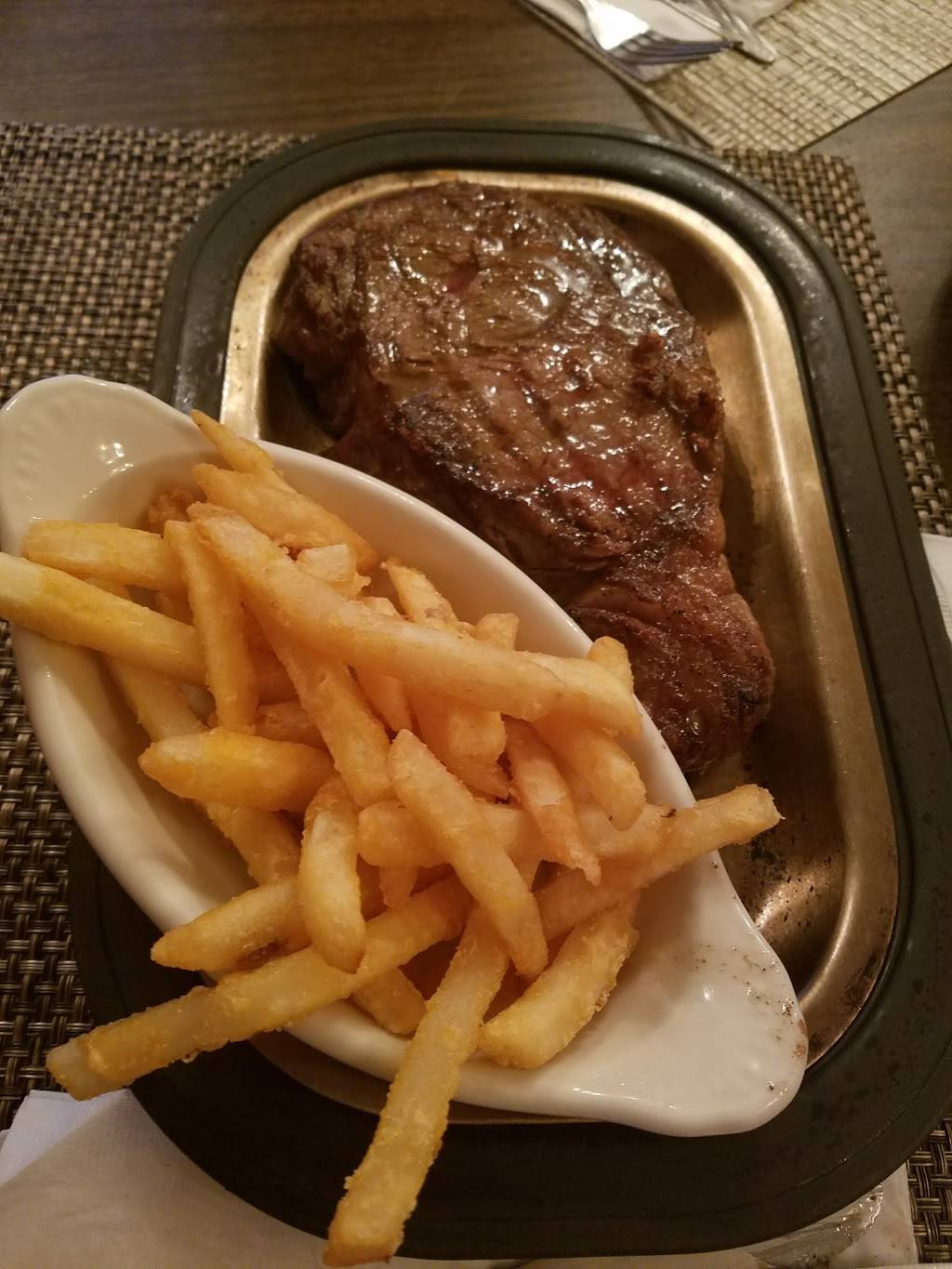 Haases Supper Club | restaurant | 9497 County Hwy D, Winneconne, WI 54986, USA | 9206852721 OR +1 920-685-2721