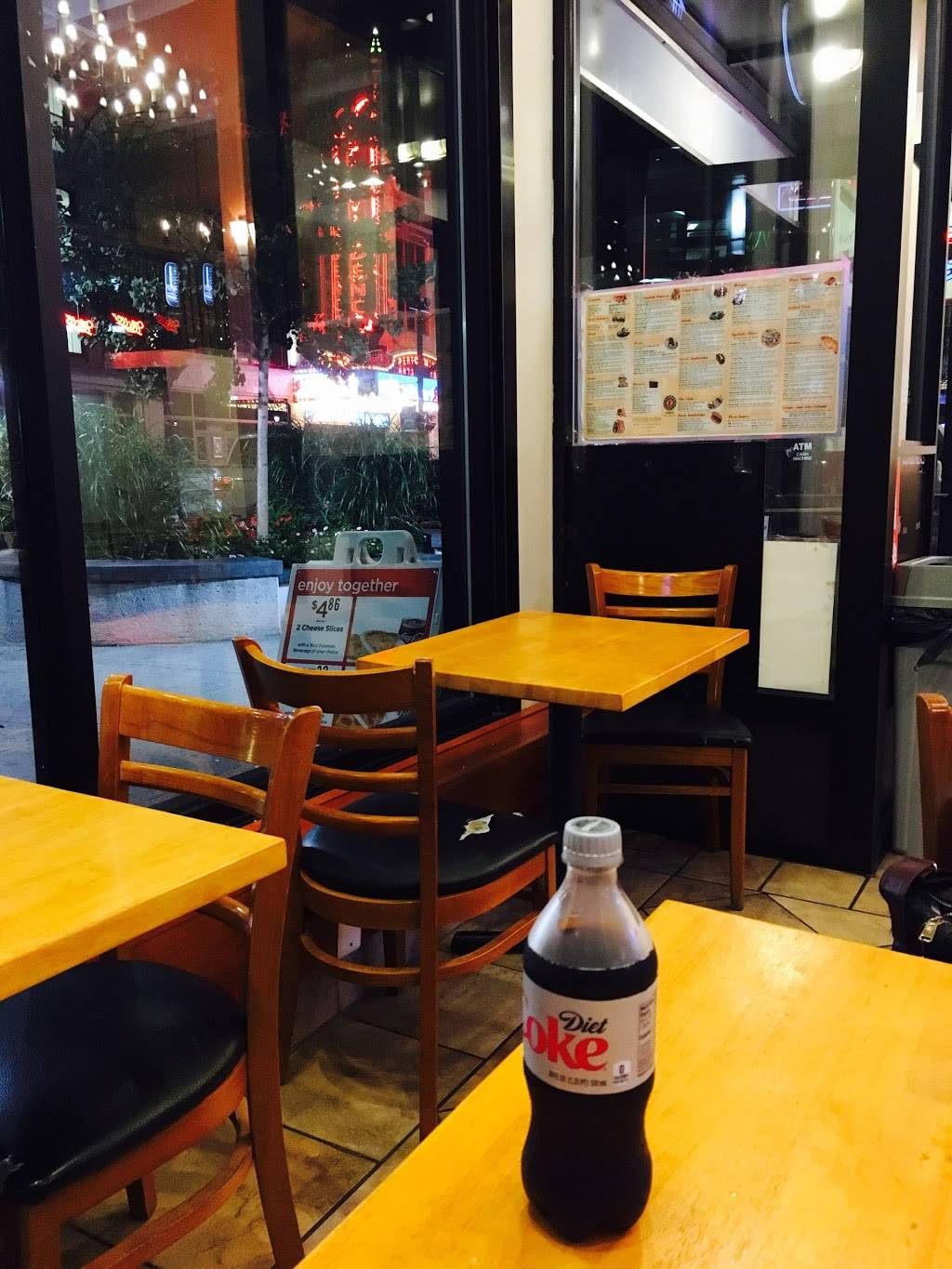 Sakis Pizzeria | restaurant | 199 Weybosset St, Providence, RI 02903, USA | 4012772547 OR +1 401-277-2547