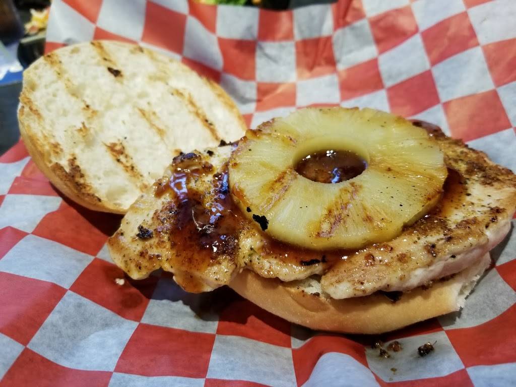 Broadway Barrel House | restaurant | 402 N Broadway St, Lebanon, OH 45036, USA | 5139347799 OR +1 513-934-7799