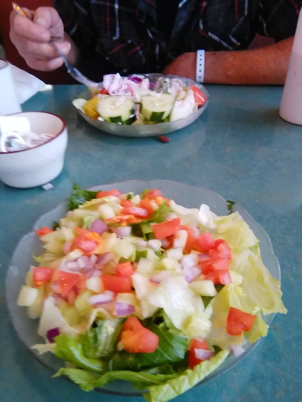 Alberts Coney Grill | restaurant | 2061 Featherstone Rd, Auburn Hills, MI 48326, USA | 2483708250 OR +1 248-370-8250