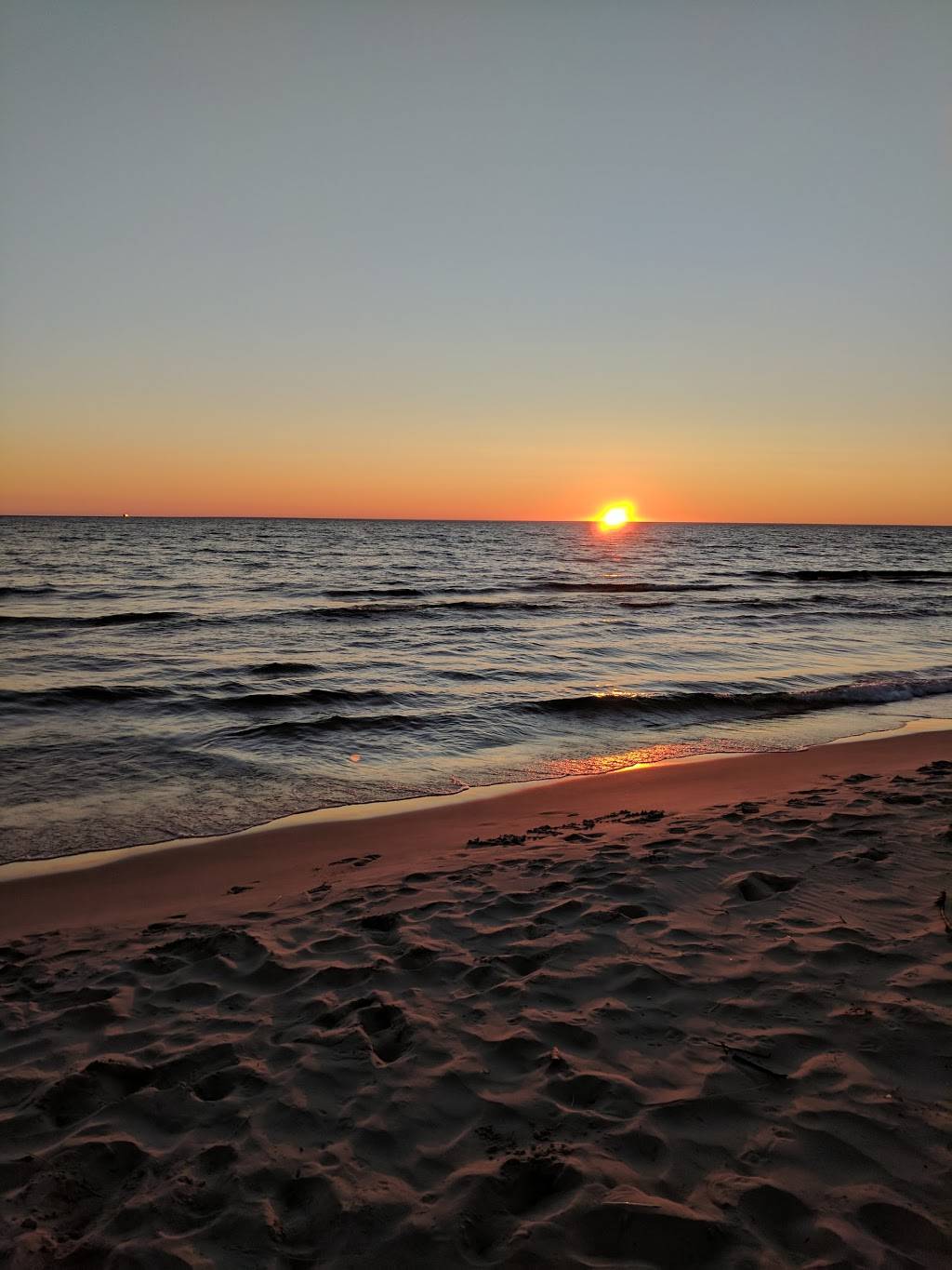 Sunset Side Concessions (North Beach) | restaurant | Stearns Park Beach, Lakeshore Dr. Ludington, MI 49431, USA | 2319072607 OR +1 231-907-6237