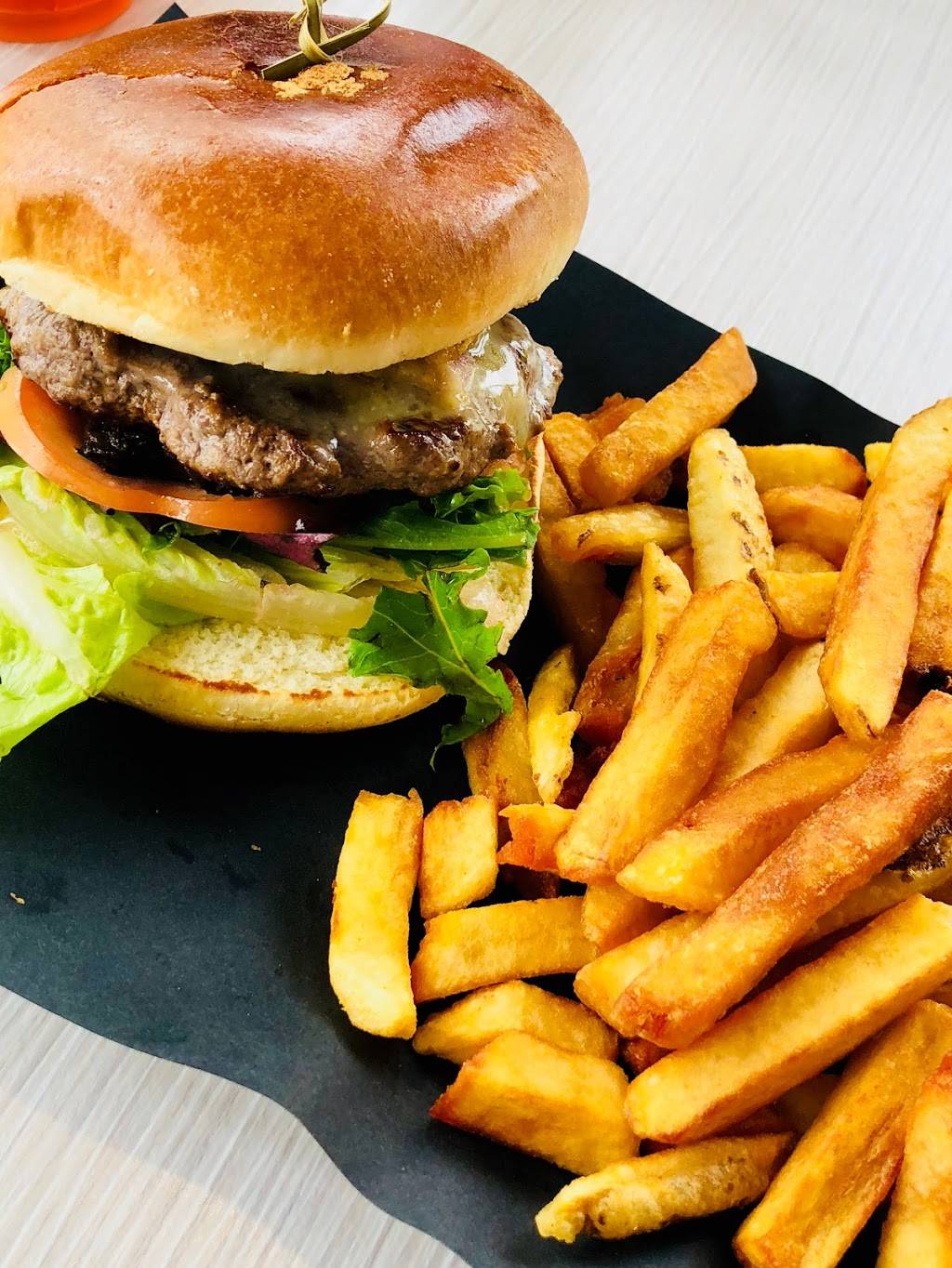 Olympus Burger | restaurant | 55 Mill St S, Port Hope, ON L1A 2S7, Canada | 9058854637 OR +1 905-885-4637