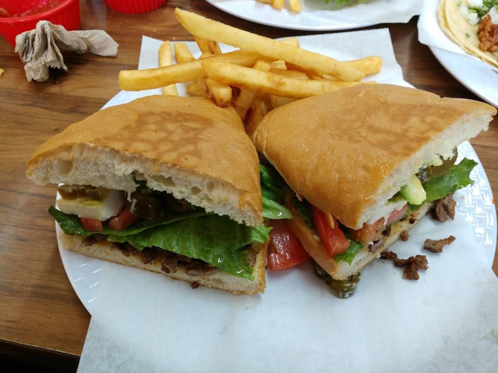 The Lunch Box | restaurant | 13605 East 35th St S, Independence, MO 64055, USA | 8165477552 OR +1 816-547-7552