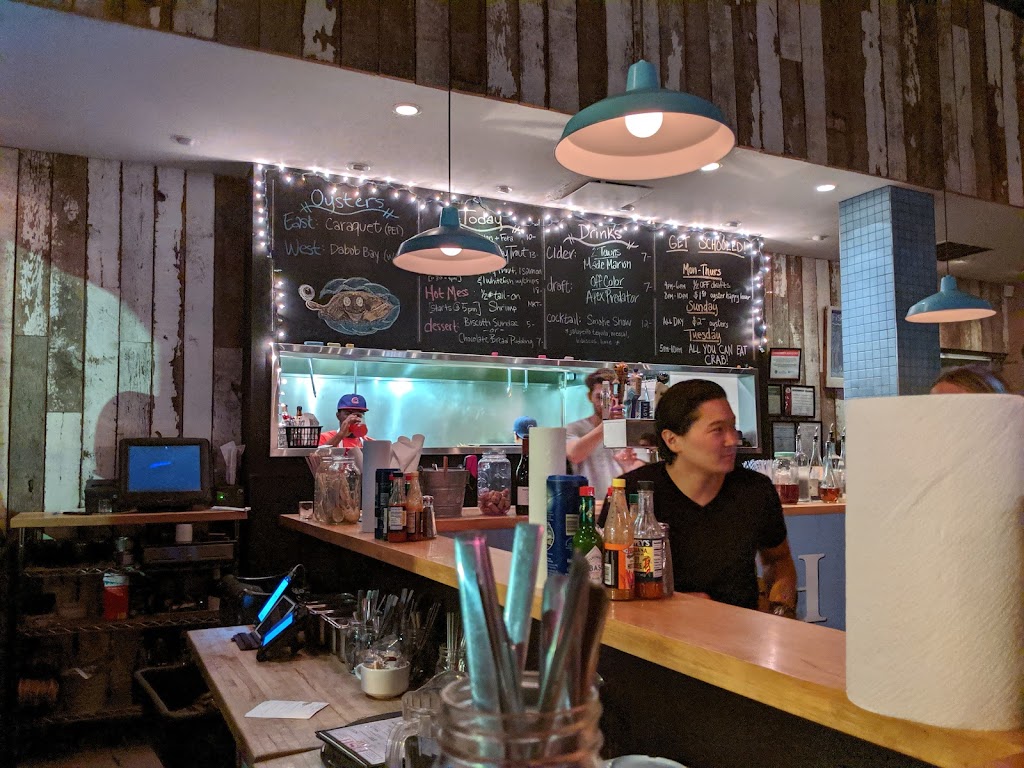 Fish Bar | restaurant | 2956 N Sheffield Ave, Chicago, IL 60657, USA | 7733608686 OR +1 773-360-8686