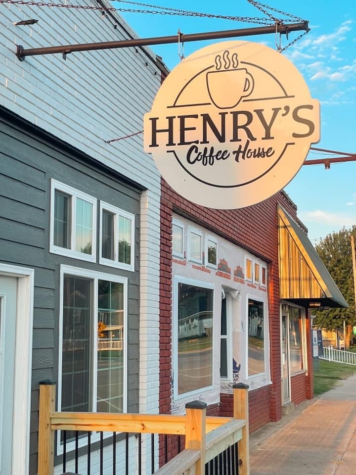Henrys Coffee House | cafe | 413 Market St, Osage City, KS 66523, USA | 7852195011 OR +1 785-219-5011