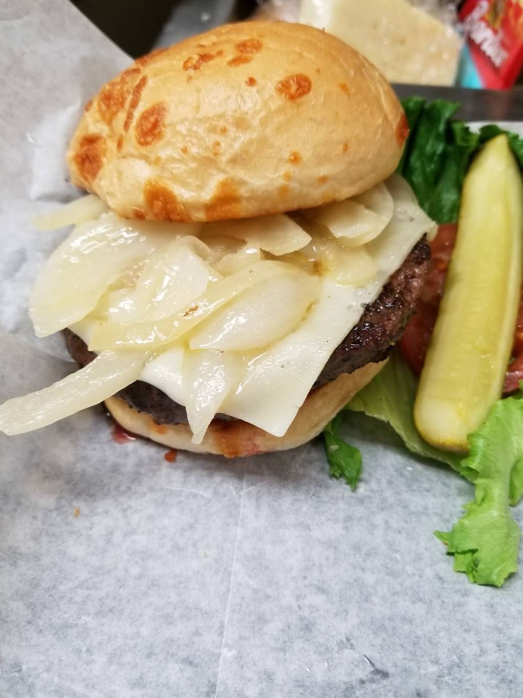 The Station Pub & Grill | restaurant | W226N3013 Duplainville Rd, Pewaukee, WI 53072, USA | 2626955300 OR +1 262-695-5300