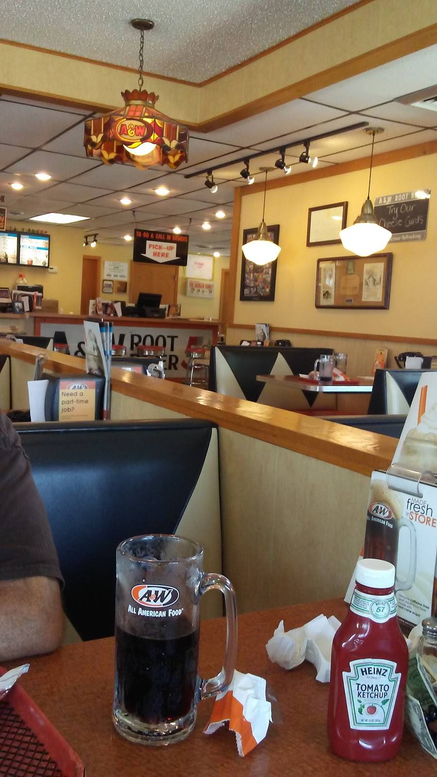 A&W | restaurant | 109 E 2nd Ave, Indianola, IA 50125, USA | 5159613553 OR +1 515-961-3553