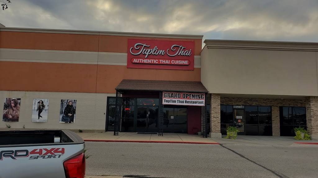 Tuptim Thai | restaurant | 2121 N Rock Rd #300, Wichita, KS 67206, USA | 3167682550 OR +1 316-768-2550