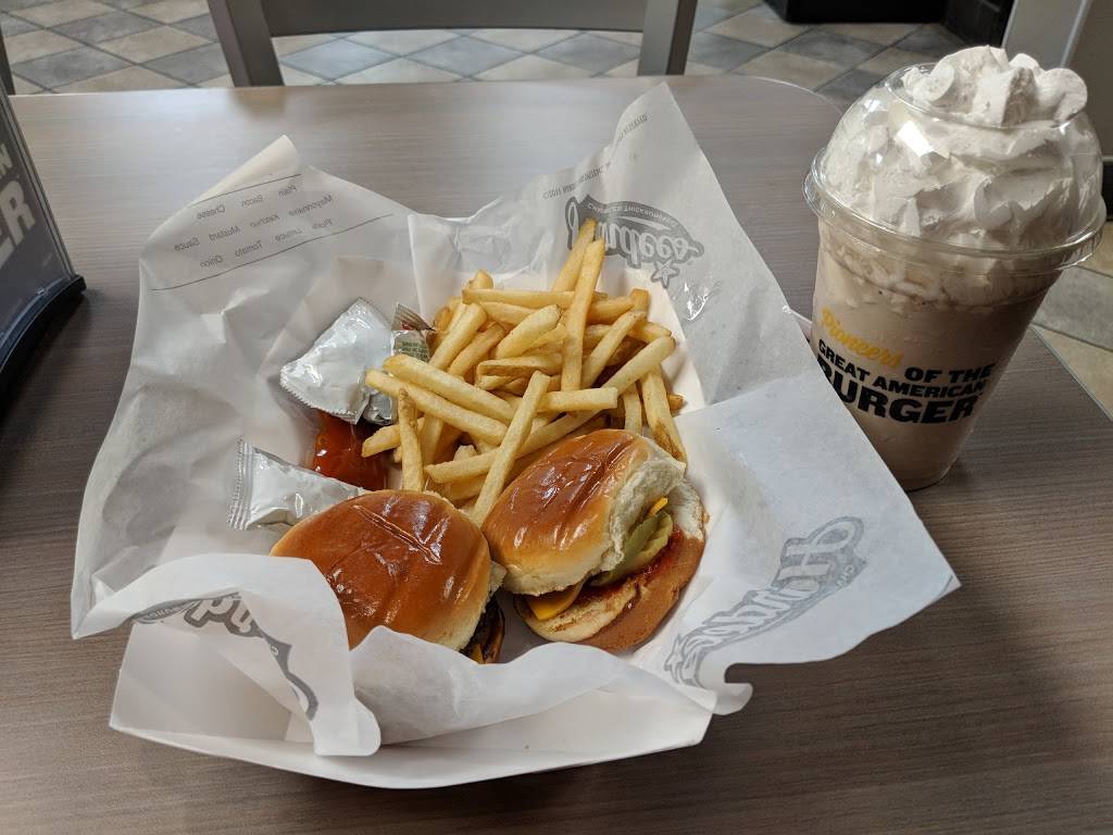 Hardees | restaurant | 417 W Ridgeway St, Warrenton, NC 27589, USA | 2522571111 OR +1 252-257-1111