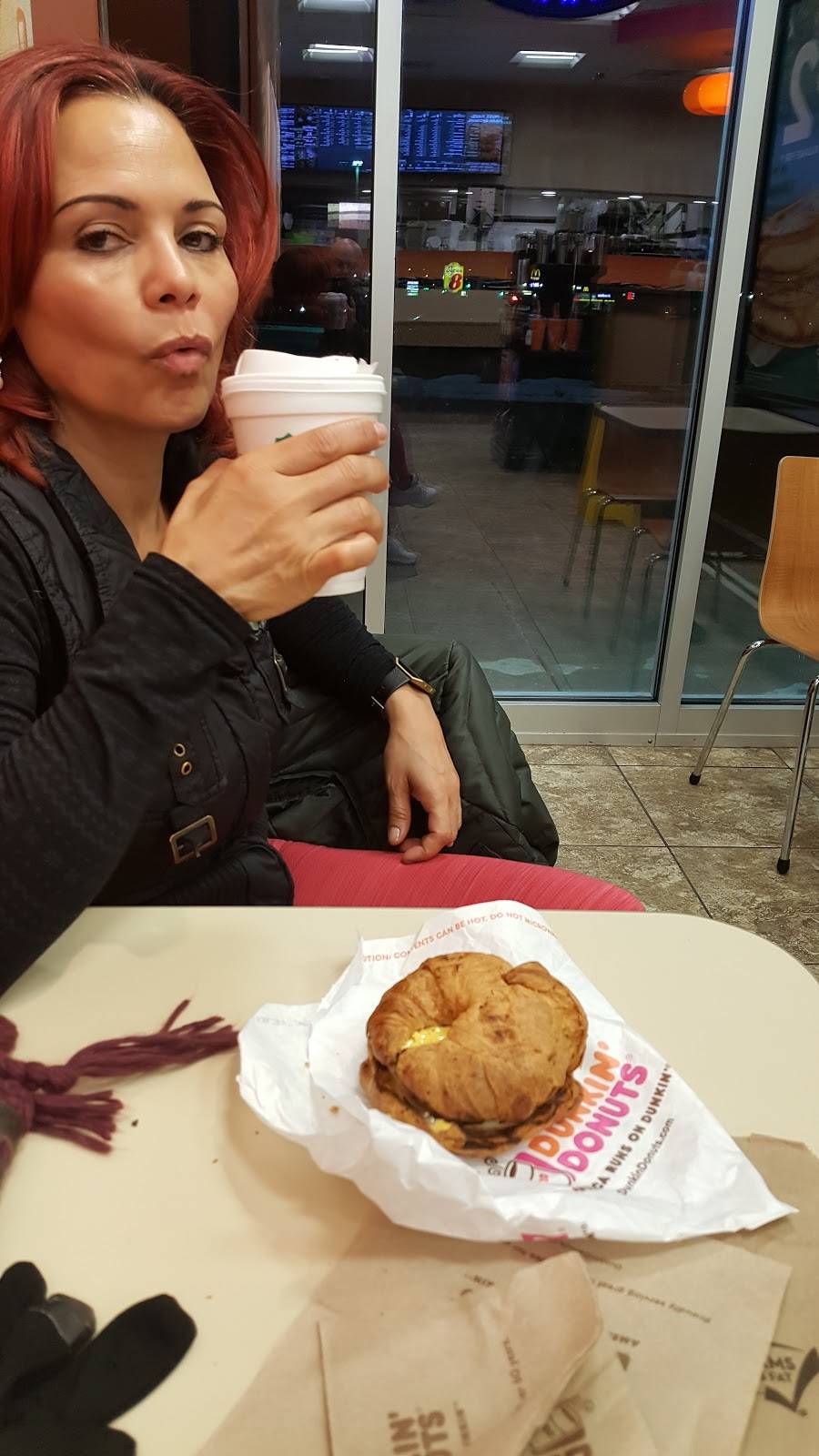 Dunkin | bakery | 1595 E Sumner St, Hartford, WI 53027, USA | 2627883088 OR +1 262-788-3088