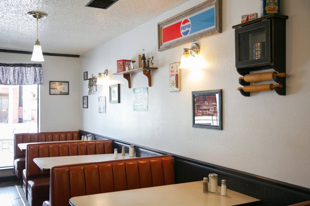 Dinner Belle | restaurant | 311 S Alvarado Ave, Belle, MO 65013, USA | 5738596889 OR +1 573-859-6889