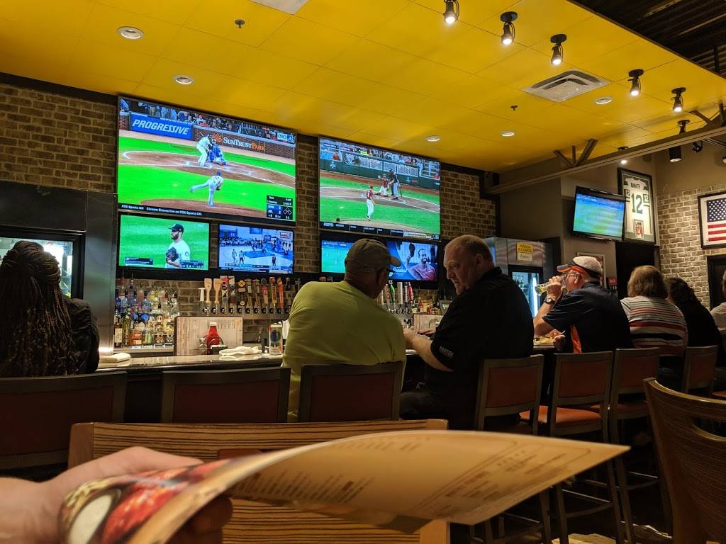 Buffalo Wild Wings | meal takeaway | 5915 Trussville Crossing Blvd, Birmingham, AL 35235, USA | 2056552521 OR +1 205-655-2521