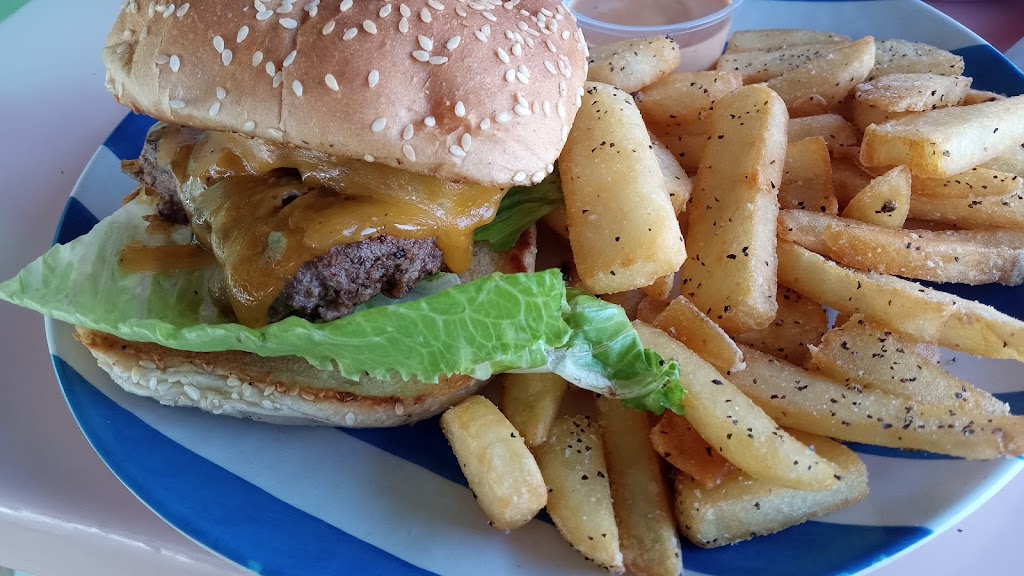 The Boathouse Bar & Grill | restaurant | 5600 Washington Ave, Ocean Springs, MS 39564, USA | 2284473629 OR +1 228-447-3629