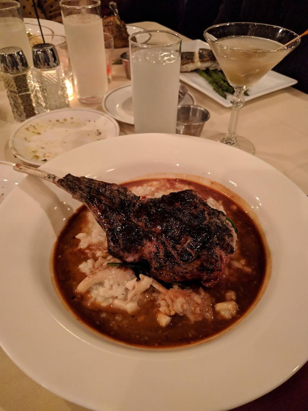 Wise Guys Lounge and Grill | restaurant | 1008 N Main St, Akron, OH 44310, USA | 3309223006 OR +1 330-922-3006