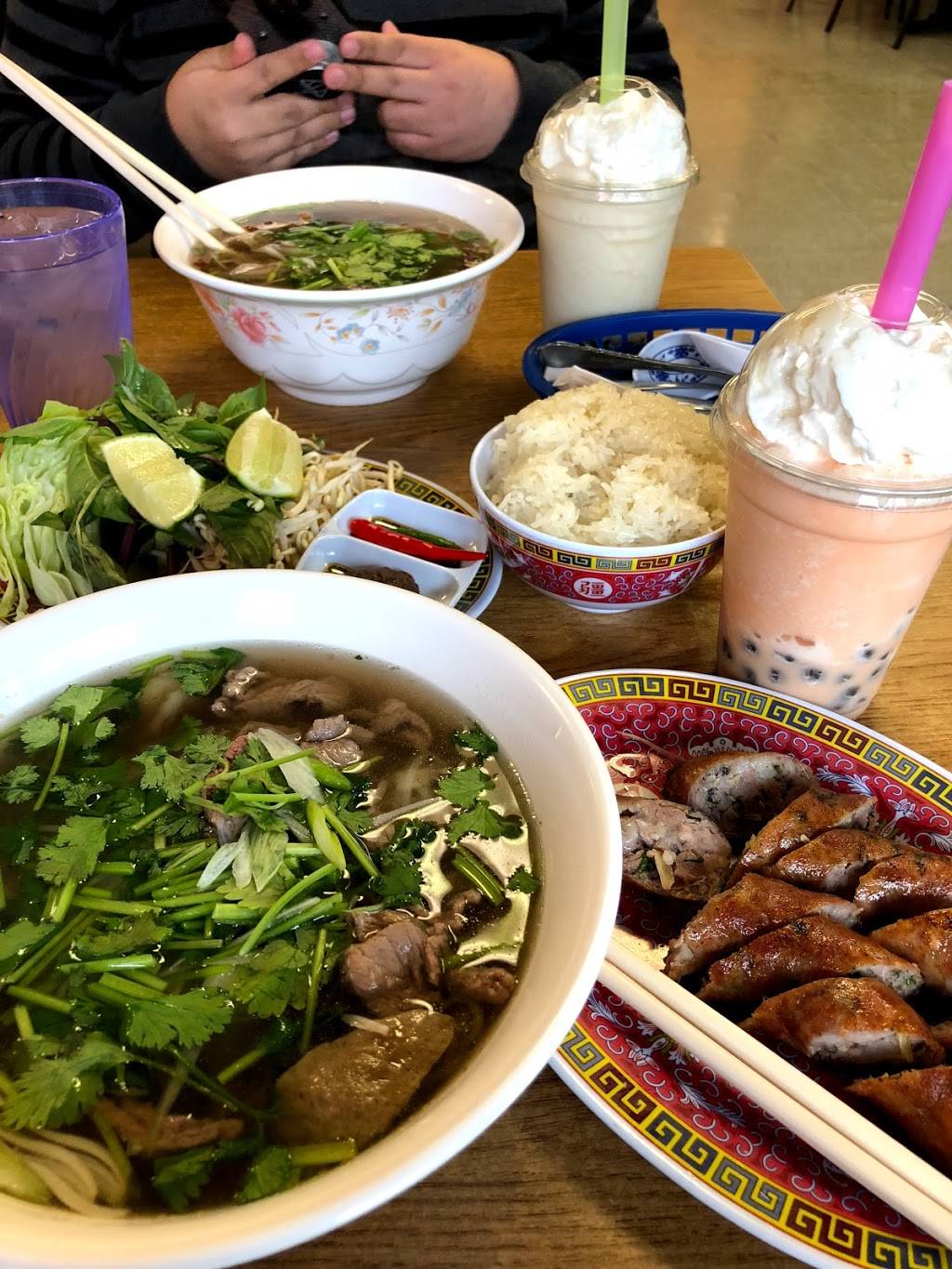 Vientiane Noodle Shop | restaurant | 3422 W National Ave, Milwaukee, WI 53215, USA | 4146728440 OR +1 414-672-8440