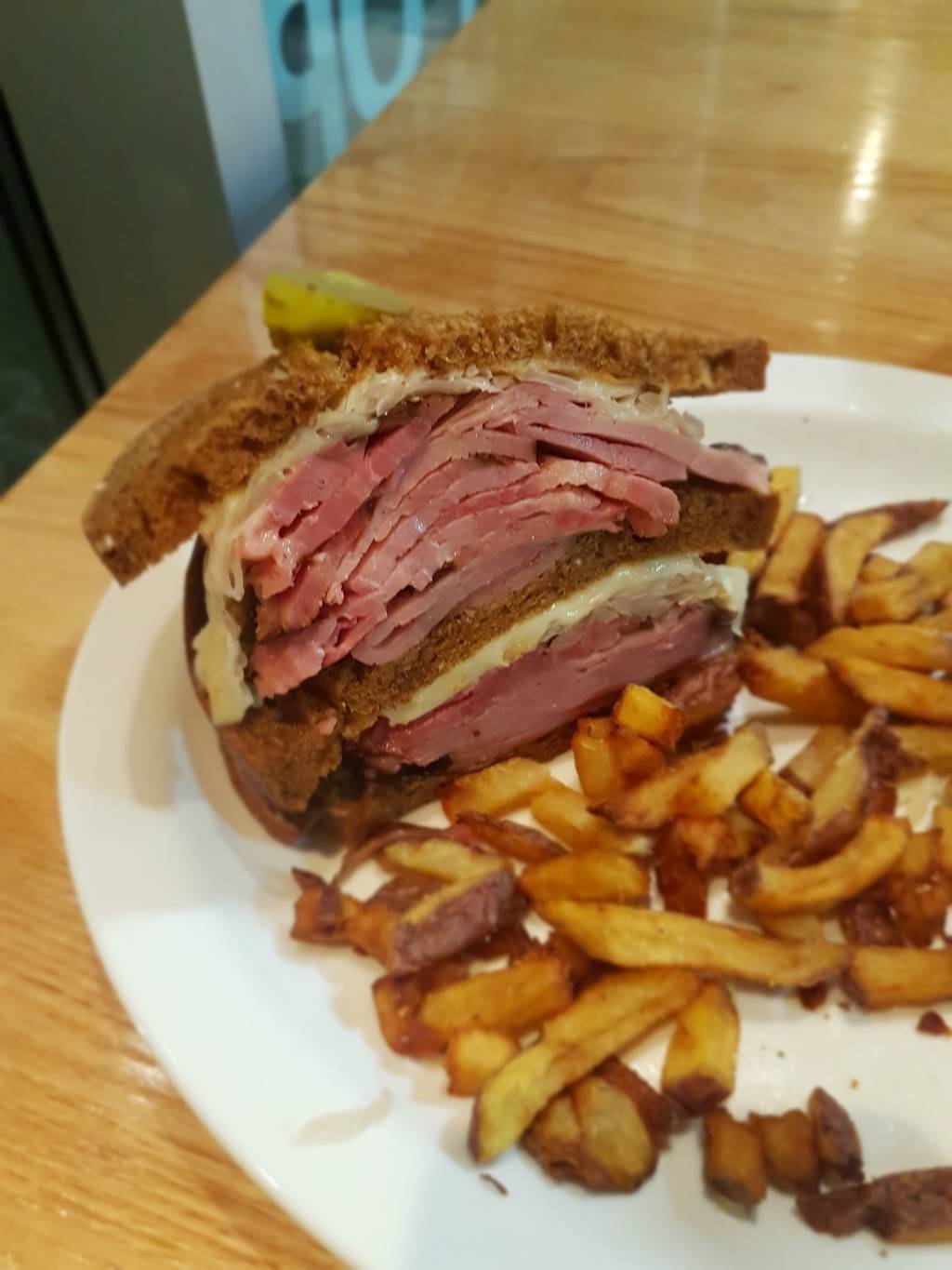 Dunns Express | restaurant | 2010 Trim Rd, Orléans, ON K4A 0G4, Canada | 6134248827 OR +1 613-424-8827