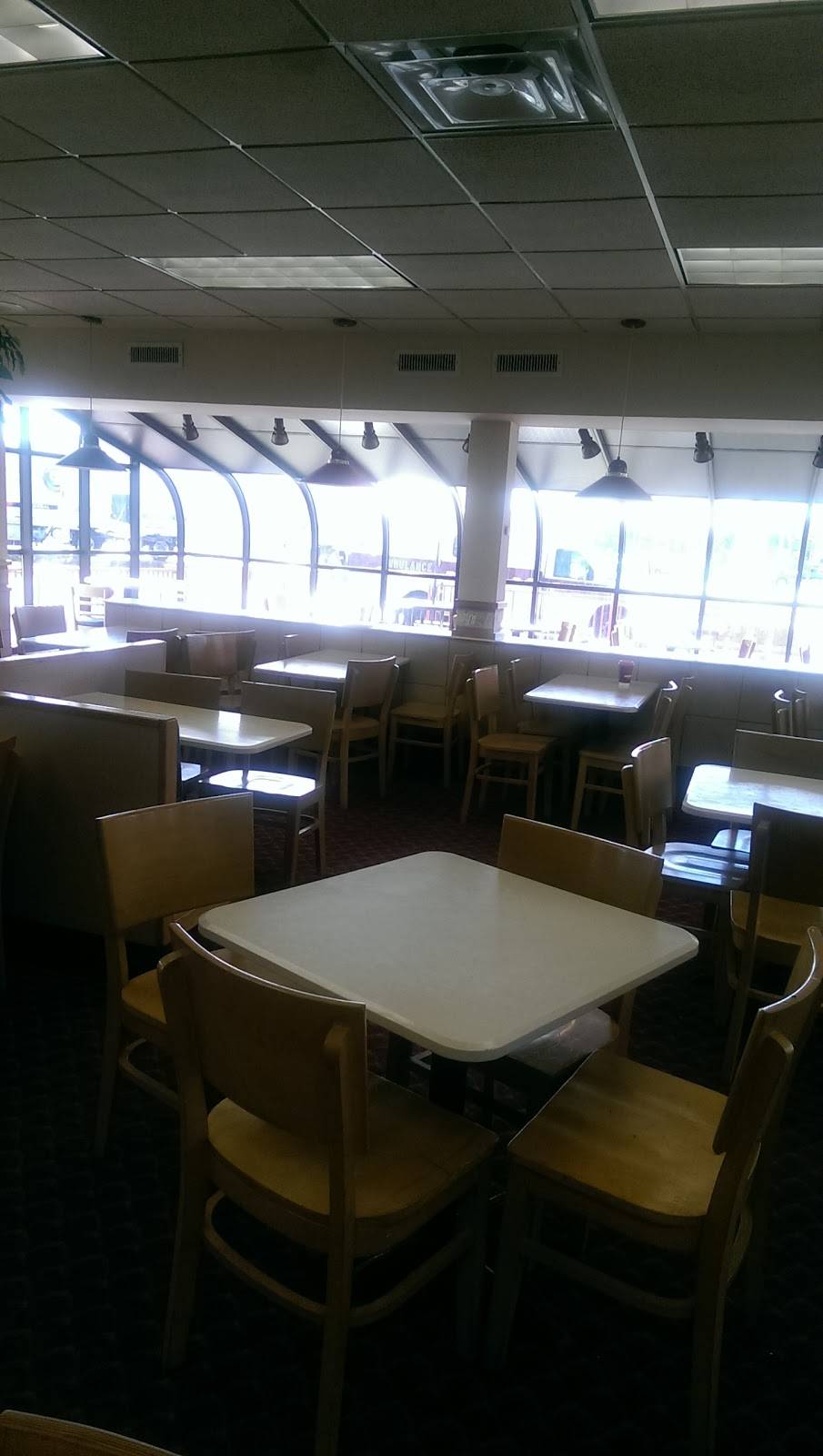 Wendys | restaurant | 1210 N Keller Dr, Effingham, IL 62401, USA | 2173424420 OR +1 217-342-4420