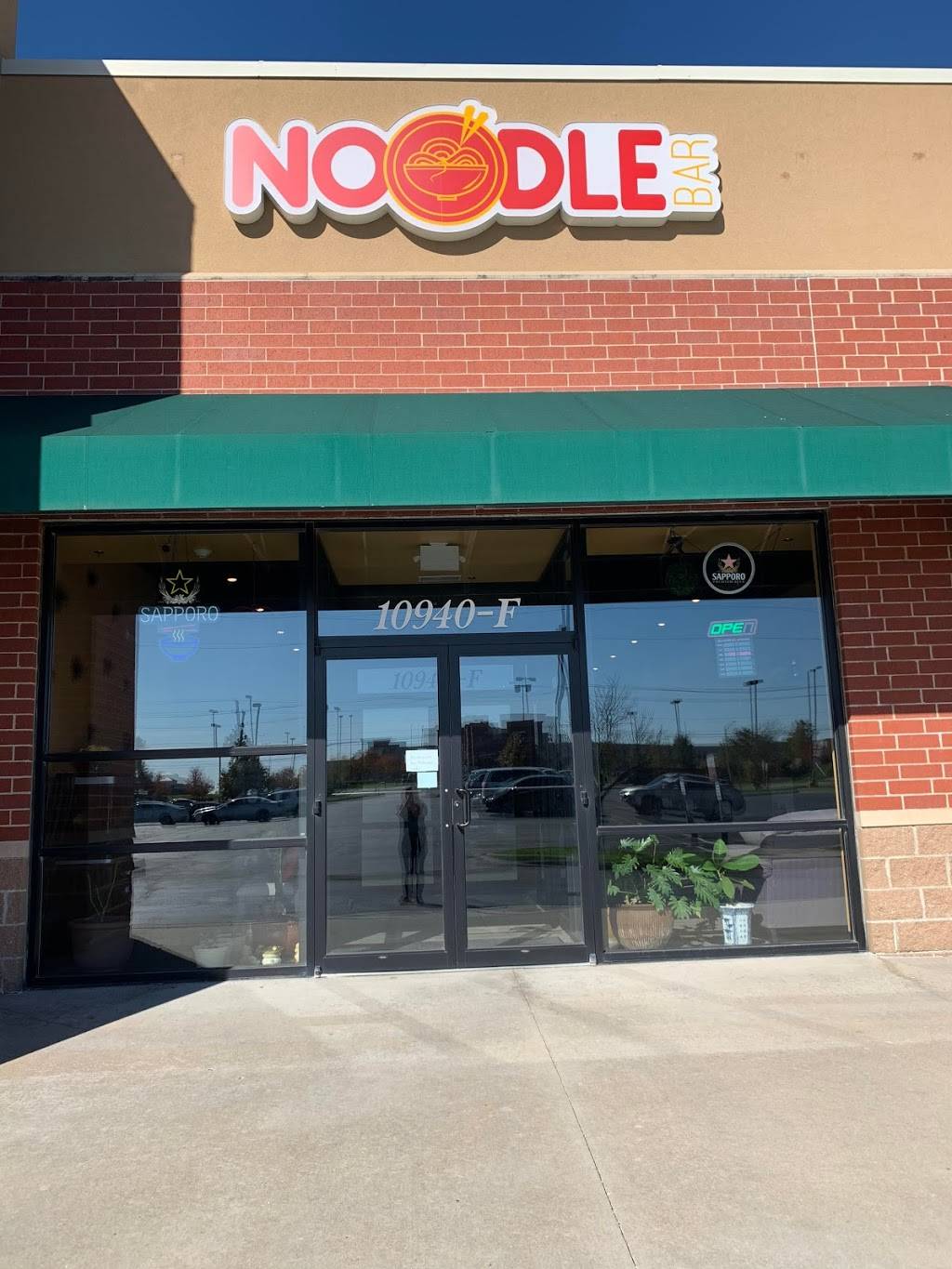 Noodle Bar | restaurant | 10940 F, Parallel Pkwy, Kansas City, KS 66109, USA | 9133280783 OR +1 913-328-0783