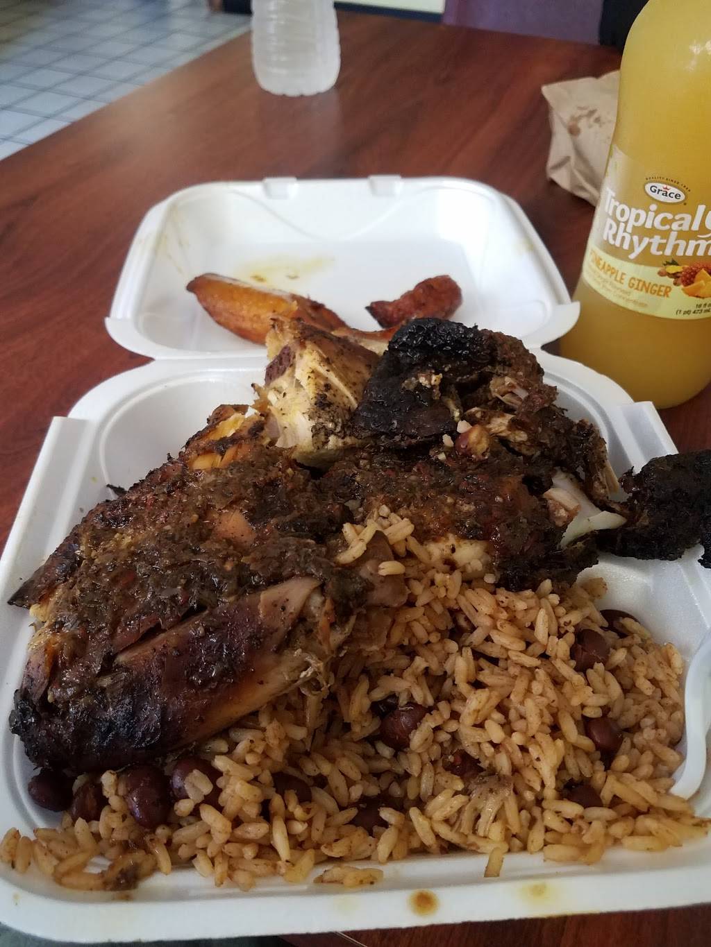 Ocho Rios cafe | restaurant | 3492 Deltona Blvd, Spring Hill, FL 34606, USA | 3525150953 OR +1 352-515-0953