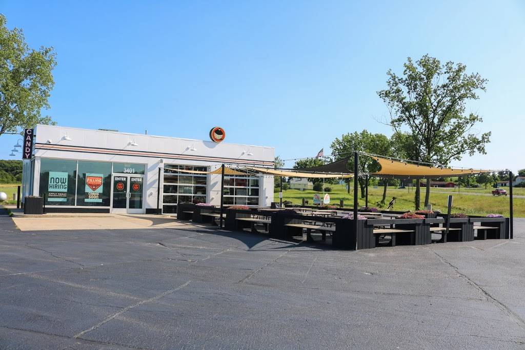 Round Barn Filling Station | restaurant | 3401 Friday Rd, Coloma Charter Township, MI 49038, USA | 2699320120 OR +1 269-932-0120