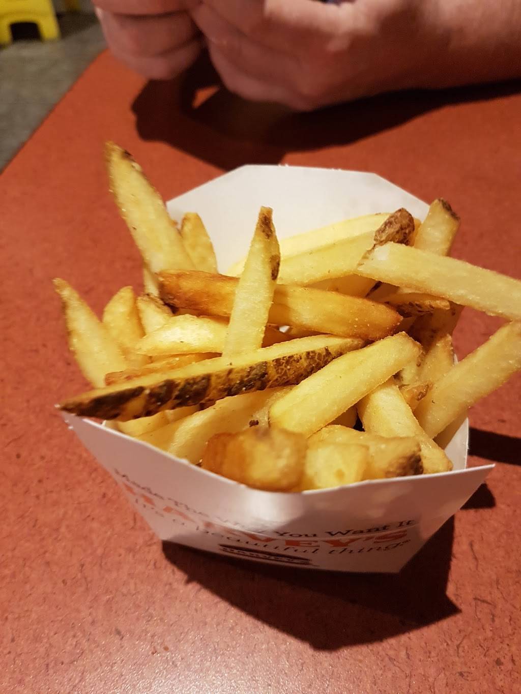 Harveys | restaurant | 898 Don Mills Rd, Business Park, Barber Greene Rd, North York, ON M3C 1V6, Canada | 4164441343 OR +1 416-444-1343