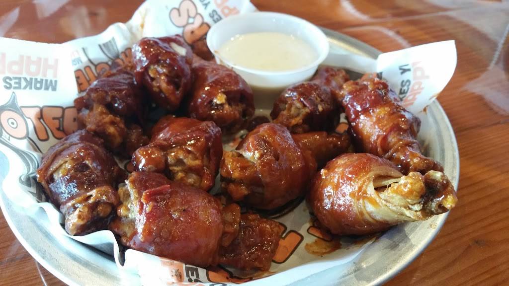 Hooters | restaurant | 1650 US-41 Suite A, Schererville, IN 46375, USA | 2193222024 OR +1 219-322-2024